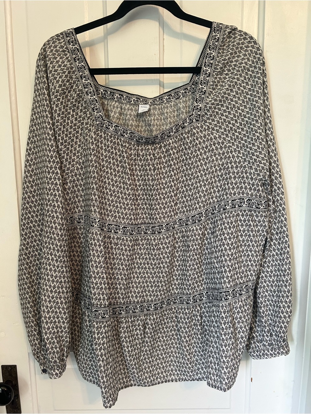 Old Navy Black & White Printed Peasant Tunic